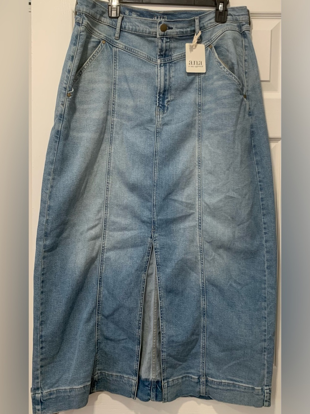 NWT a.n.a Light Wash High-Rise Denim Skirt with Front Button